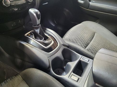 Used 2019 Nissan Rogue SV image 26