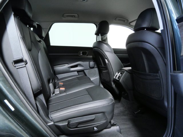Used 2023 Kia Sorento S AWD/4WD image 13