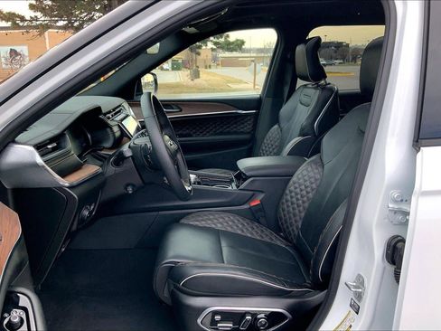 Used 2025 Jeep Grand Cherokee L Summit w/ Obsidian Package image 22