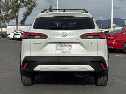 Used 2025 Toyota Corolla Cross XLE image 4