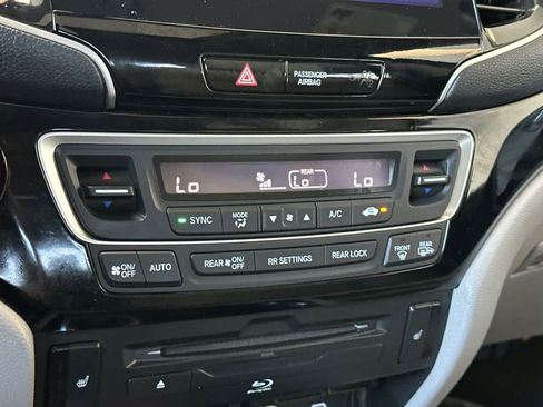 Used 2019 Honda Pilot Touring image 25