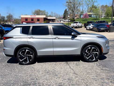 Used 2022 Mitsubishi Outlander SE image 4