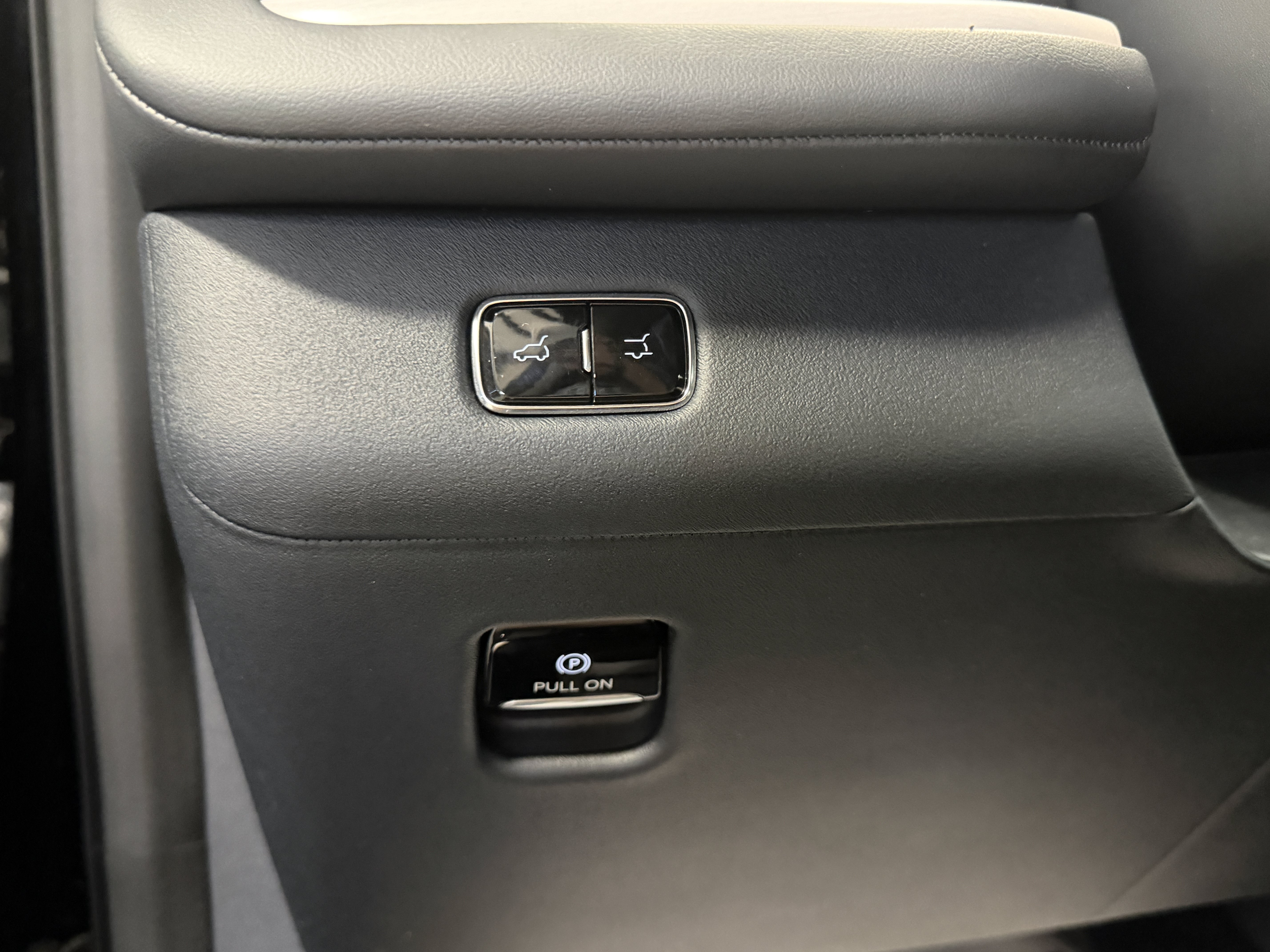 Used 2025 Lincoln Navigator L Reserve AWD/4WD image 18