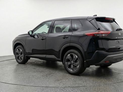 Used 2025 Nissan Rogue SV image 6