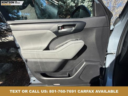 Used 2024 Toyota Highlander XLE AWD/4WD image 22