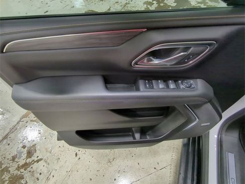 Used 2023 GMC Yukon SLT w/ SLT Premium Package image 23