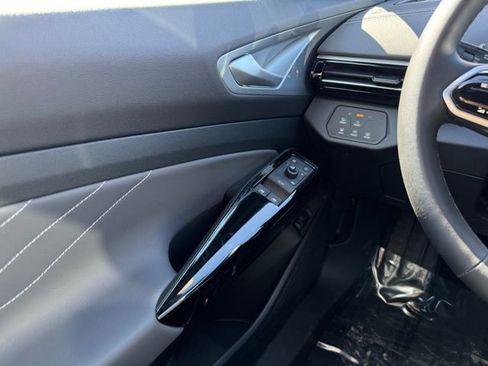 Used 2024 Volkswagen ID.4 Pro S image 28