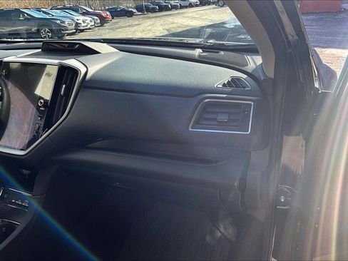 Certified 2025 Subaru Ascent Limited image 11