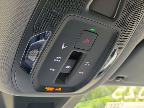 Used 2025 Audi Q5 Premium Plus w/ Premium Plus image 20