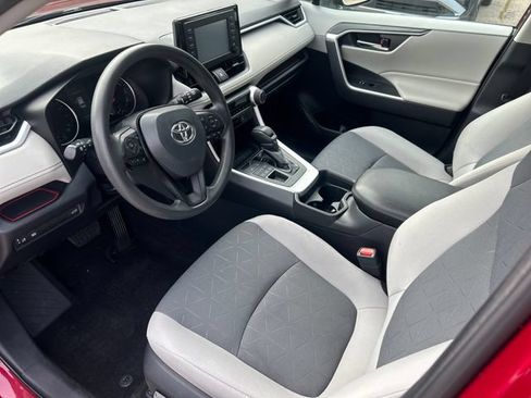 Used 2019 Toyota RAV4 XLE w/ Convenience Package AWD/4WD image 14