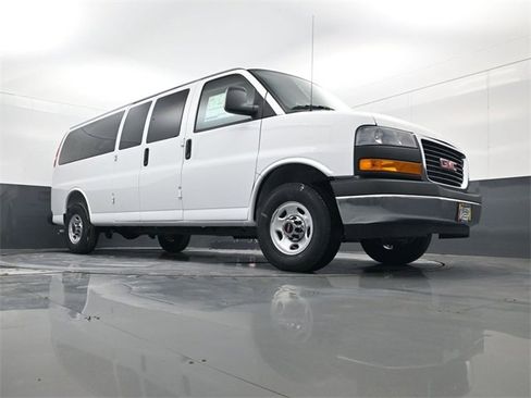 New 2025 GMC Savana 3500 LT w/ LT Preferred Equipment Group image 27