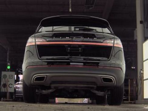 Used 2022 Lincoln Nautilus Reserve w/ Luxury Package AWD/4WD image 7