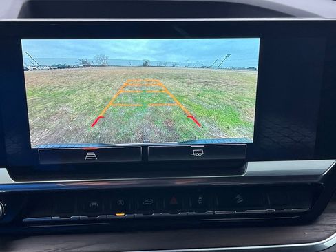 Used 2022 GMC Sierra 1500 SLT w/ SLT Convenience Package image 25