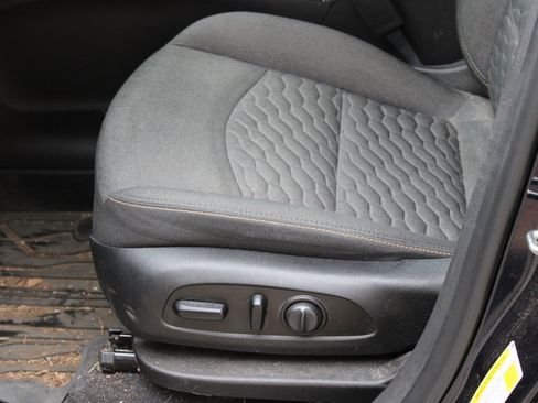 Used 2020 Chevrolet Equinox LT image 14