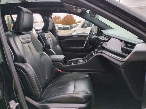 Used 2022 Jeep Grand Cherokee Overland w/ Adv Protech Group III image 23