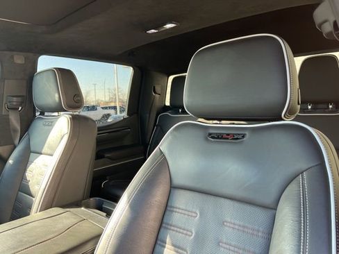 Used 2024 GMC Sierra 1500 AT4X image 12