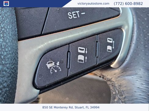 Used 2016 Jeep Grand Cherokee SRT image 89