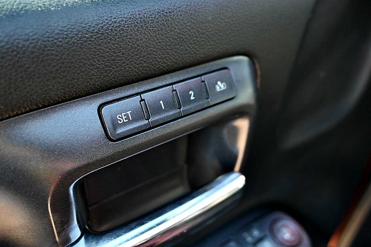 Used 2016 Chevrolet Silverado 1500 LTZ w/ LTZ Plus Package RWD image 18