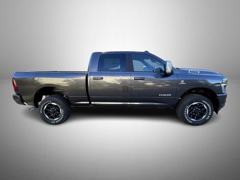 New 2025 RAM 2500 Laramie AWD/4WD image 4