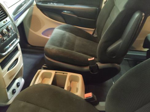 Used 2016 Dodge Grand Caravan SE w/ Quick Order Package 29E SE FWD image 26