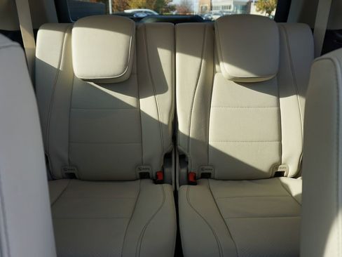 Certified 2024 Mercedes-Benz GLS 450 4MATIC image 18