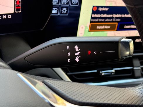 Used 2025 Chevrolet Equinox EV LT image 16