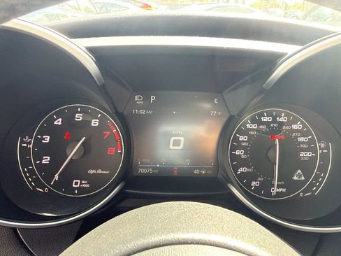 Used 2018 Alfa Romeo Giulia Quadrifoglio w/ Driver Assist Dynamic Package image 9