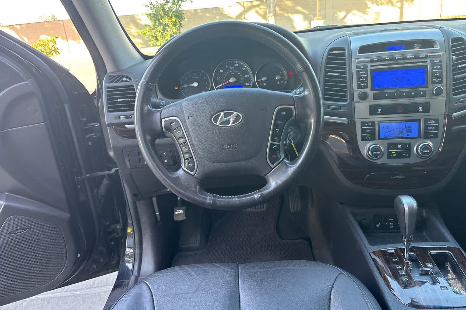 Used 2011 Hyundai Santa Fe Limited AWD/4WD image 16
