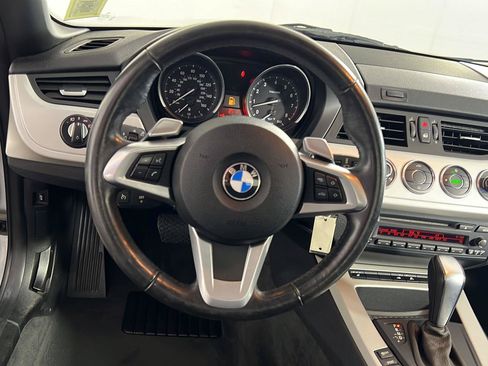 Used 2009 BMW Z4 sDrive30i RWD image 15