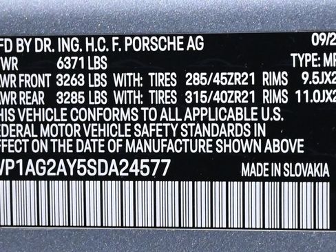 Certified 2025 Porsche Cayenne GTS AWD/4WD image 28
