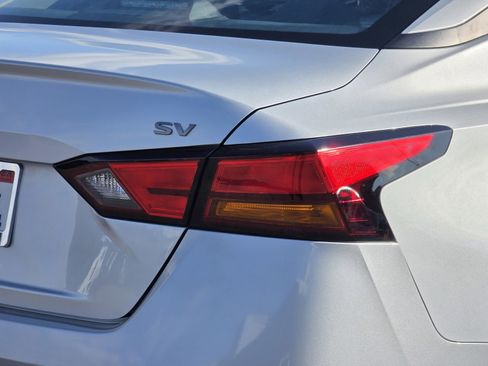 Used 2023 Nissan Altima 2.5 SV image 12