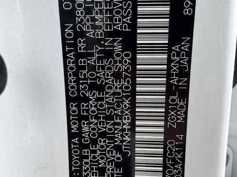 Used 2019 Toyota C-HR LE FWD image 14