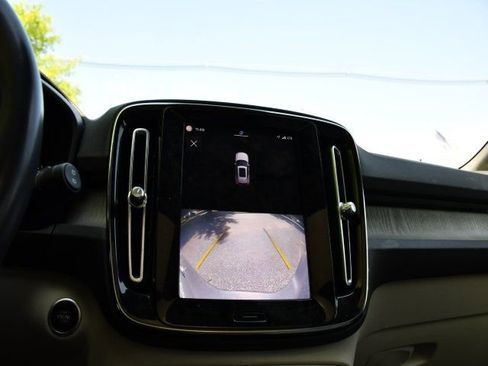 Used 2023 Volvo XC40 B5 Plus w/ Driver Assist Package AWD/4WD image 12