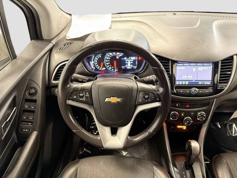 Used 2022 Chevrolet Trax LT w/ Driver Confidence Package AWD/4WD image 25