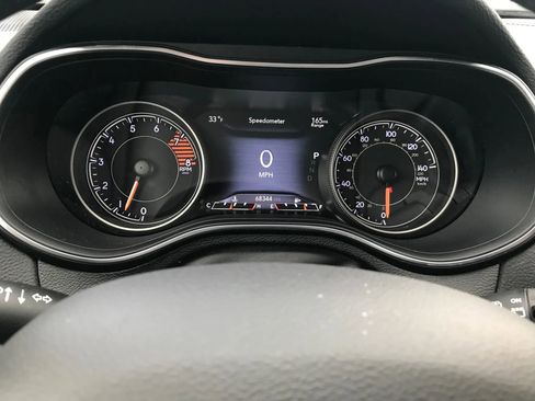 Used 2019 Jeep Cherokee Limited w/ Technology Group image 21