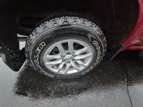 Used 2022 Chevrolet Silverado 1500 LT image 9