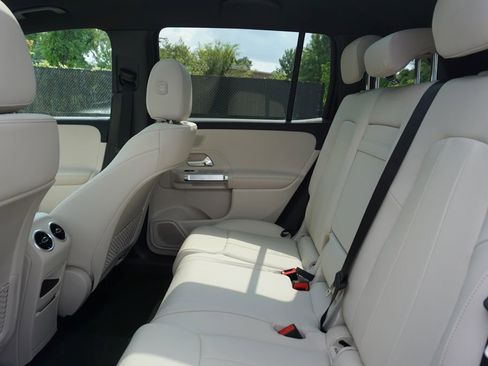 New 2025 Mercedes-Benz GLB 250 4MATIC image 13