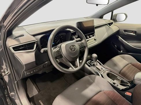 Used 2025 Toyota Corolla SE FWD image 8