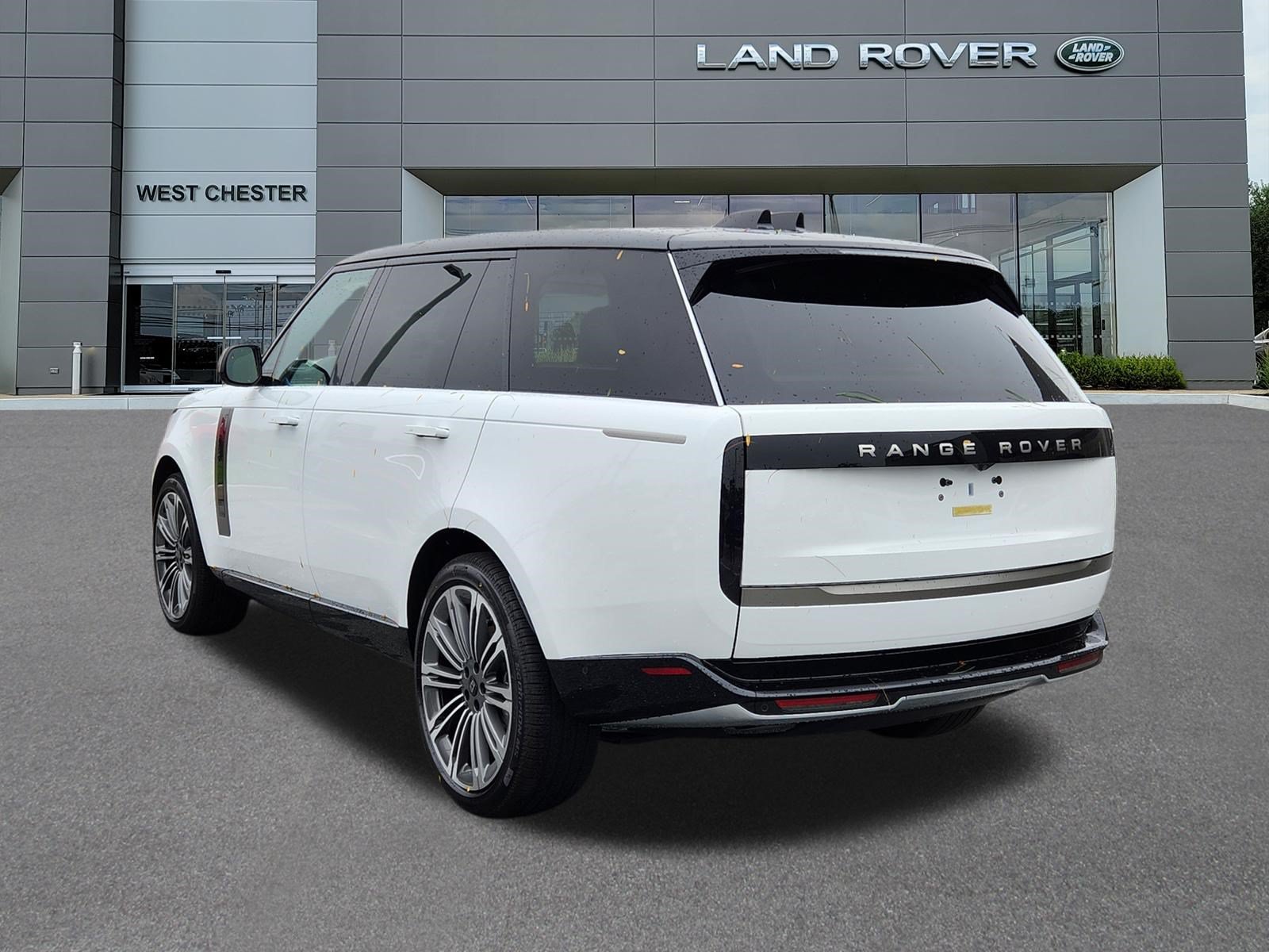 New 2027 Land Rover Range Rover Long Wheelbase SE AWD/4WD image 3