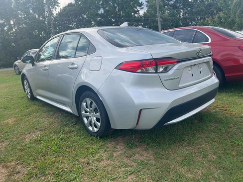 Used 2020 Toyota Corolla LE FWD image 6