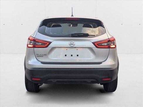 Used 2020 Nissan Rogue Sport S image 5
