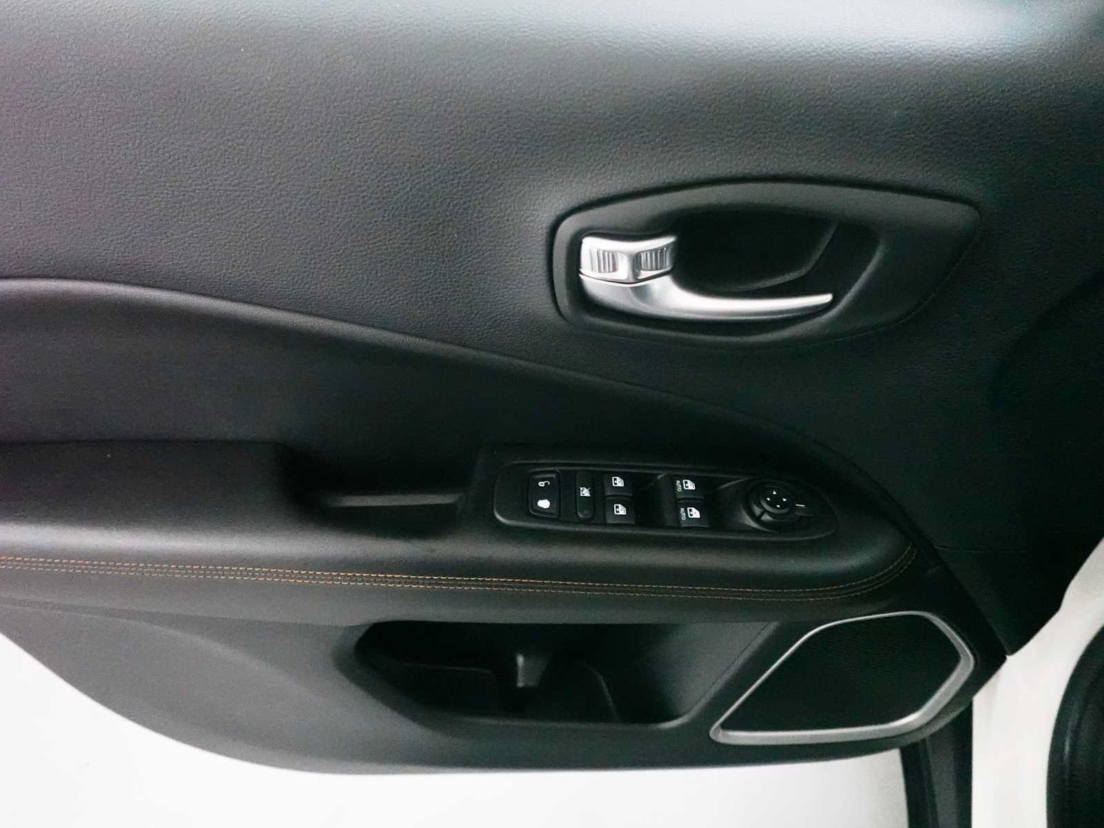 Used 2019 Jeep Compass Limited AWD/4WD image 11