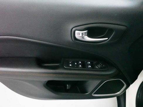 Used 2019 Jeep Compass Limited AWD/4WD image 11