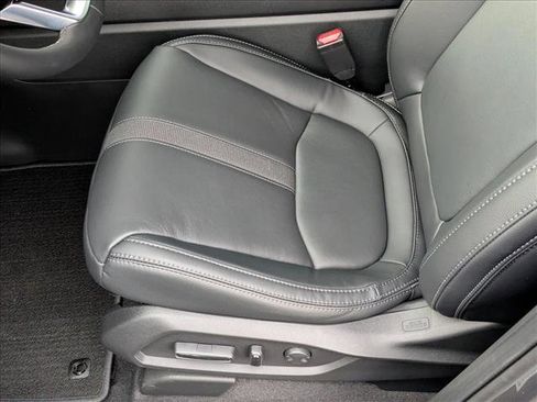 New 2025 Honda Pilot Touring image 4