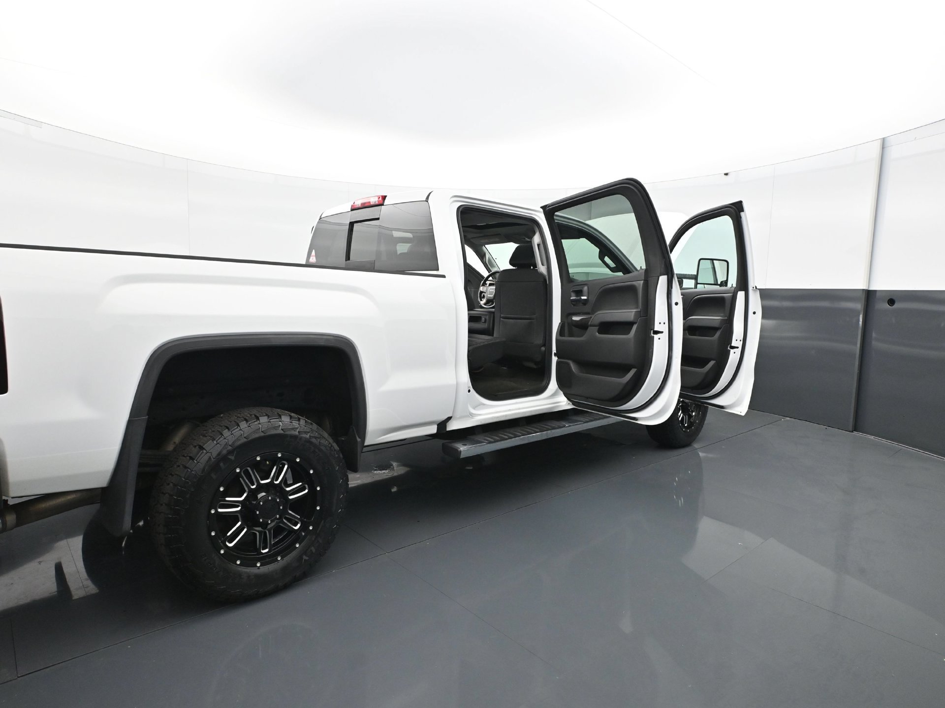 Used 2016 GMC Sierra 2500 Denali w/ Driver Alert Package AWD/4WD image 36