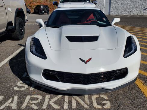 Used 2016 Chevrolet Corvette Z06 w/ 2LZ Preferred Equipment Group image 2
