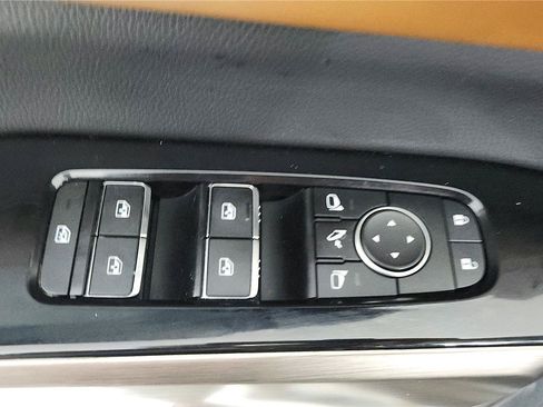 Used 2023 Nissan Pathfinder Platinum w/ Cargo Package FWD image 10