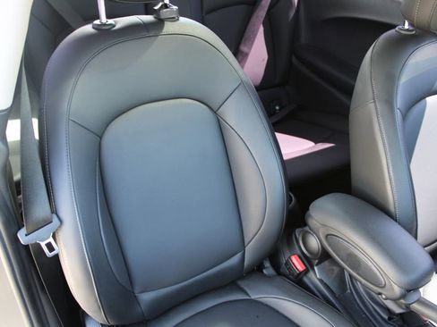 Used 2020 MINI Cooper 2-Door Hardtop FWD image 13