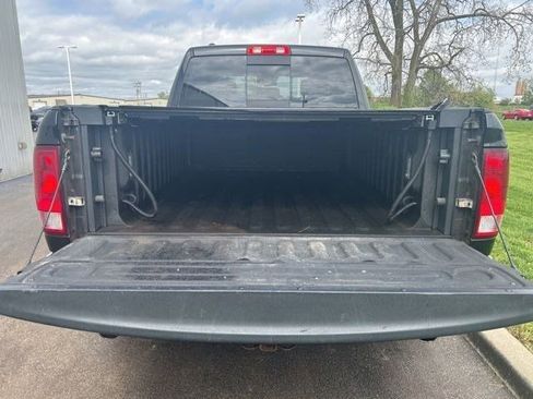 Used 2017 RAM 1500 Classic SLT w/ SLT Plus D￩cor Group AWD/4WD image 35