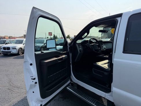 Used 2016 Ford F250 Lariat w/ Lariat Ultimate Package AWD/4WD image 12